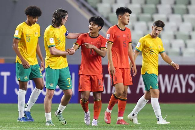 世俱杯投注APP-中澳核心赛后惺惺相惜 本尼：蒯纪闻值得更高平台