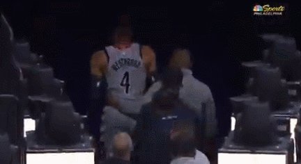 世俱杯投注APP-韦少离场遭爆米花浇头 奥本山悲剧险在费城重演